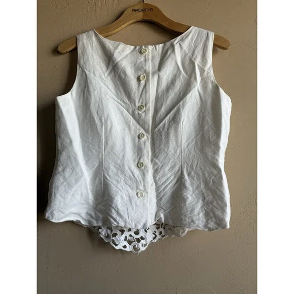 Vintage Scallop White Back Button Up Top Crochet Detail - Picture 3 of 4